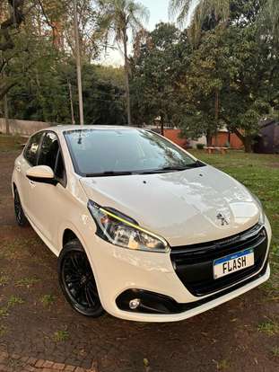 PEUGEOT-208-2019
