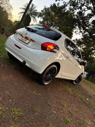 PEUGEOT-208-2019