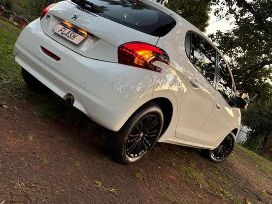 PEUGEOT-208-1.6 ACTIVE PACK 16V FLEX 4P AUTOMÁTICO PEUGEOT-208-2019