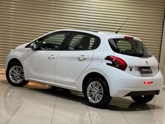 PEUGEOT-208-1.6 ALLURE 16V FLEX 4P AUTOMÁTICO PEUGEOT-208-2017