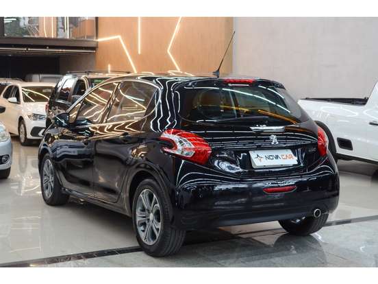 PEUGEOT-208-2013