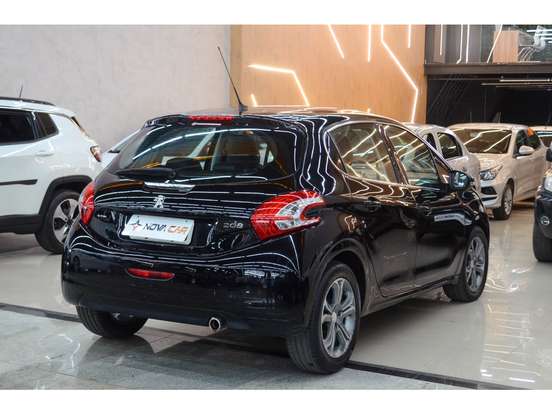 PEUGEOT-208-2013