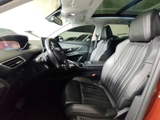 PEUGEOT-3008-2017