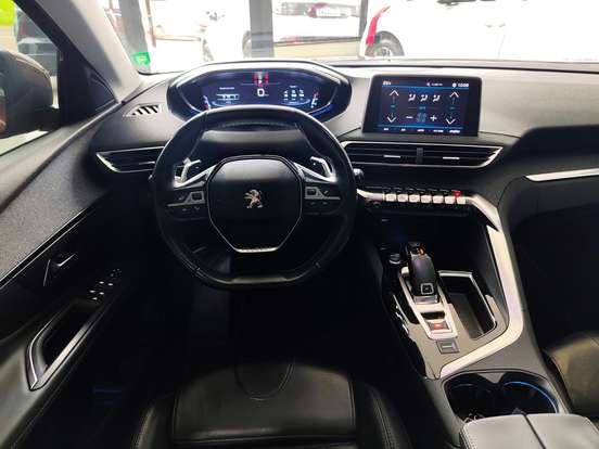 PEUGEOT-3008-2017