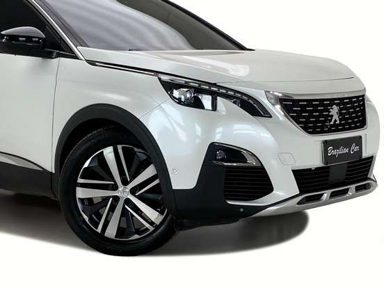 PEUGEOT-3008-2018