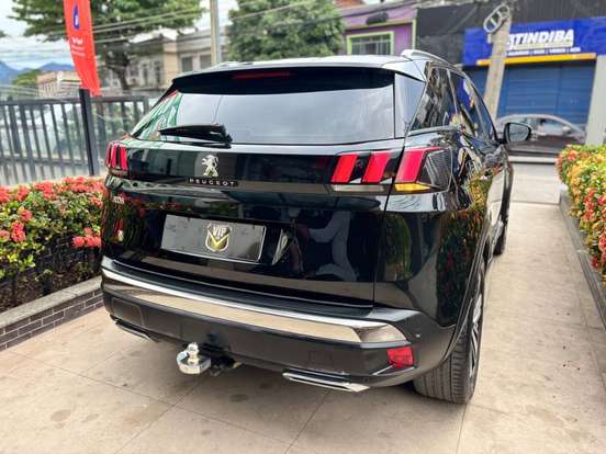 PEUGEOT-3008-2018