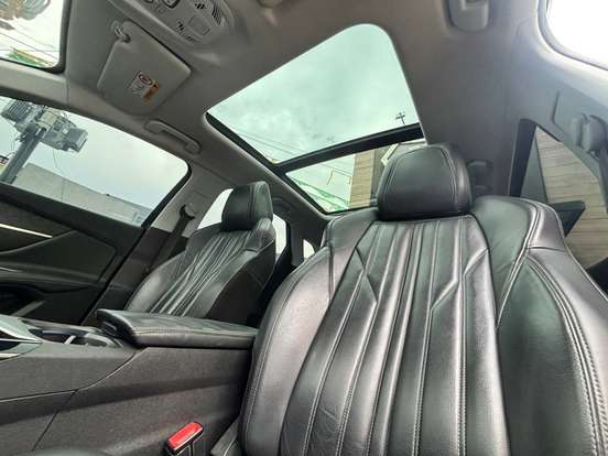 PEUGEOT-3008-2018