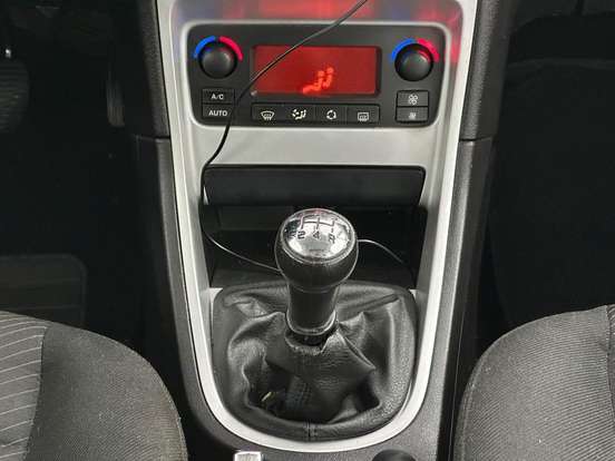 PEUGEOT-307-2011