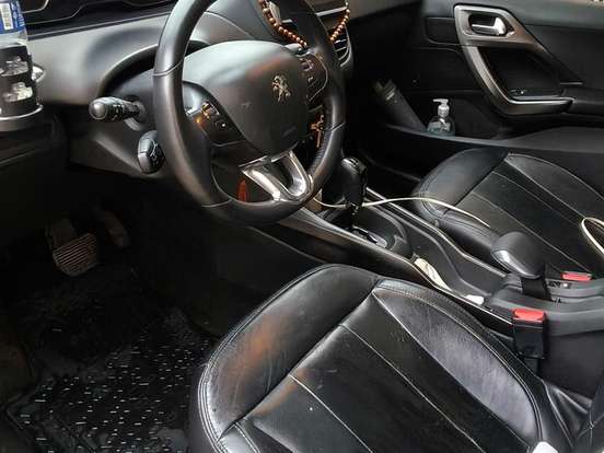 PEUGEOT-2008-1.6 16V FLEX GRIFFE 4P AUTOMÁTICO PEUGEOT-2008-2017
