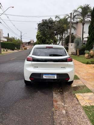 PEUGEOT-208-2024