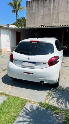 PEUGEOT-208-2016