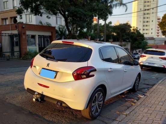 PEUGEOT-208-1.6 GRIFFE 16V FLEX 4P AUTOMÁTICO PEUGEOT-208-2016