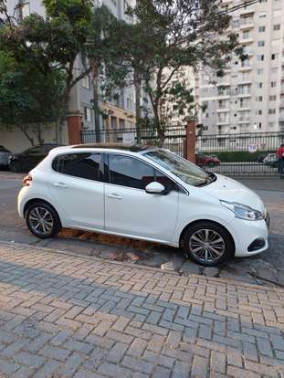 PEUGEOT-208-2016