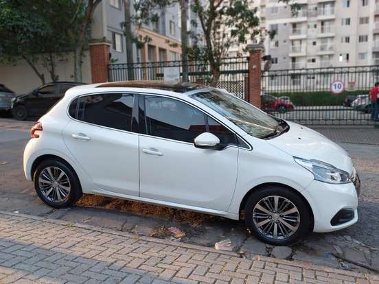 PEUGEOT-208-1.6 GRIFFE 16V FLEX 4P AUTOMÁTICO PEUGEOT-208-2016
