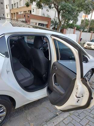 PEUGEOT-208-2016