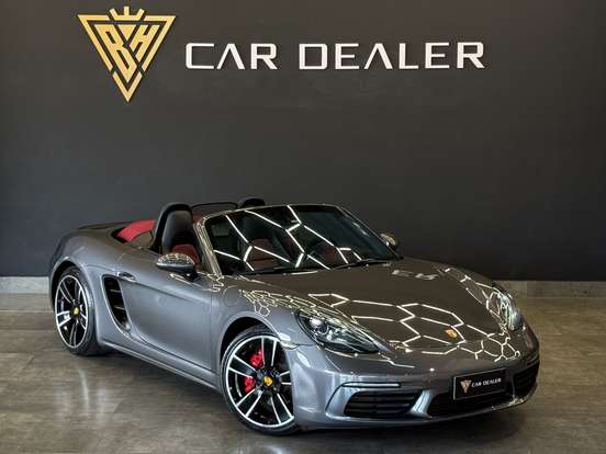 PORSCHE-718-2016