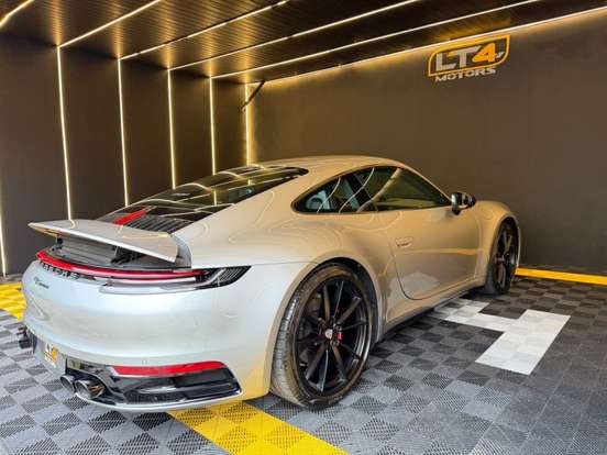 PORSCHE-911-2020