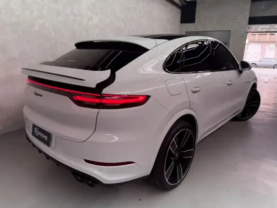 PORSCHE-CAYENNE-2022