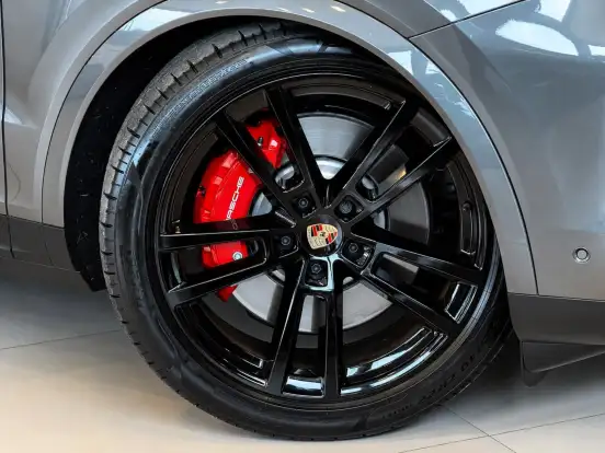 PORSCHE-CAYENNE-2025