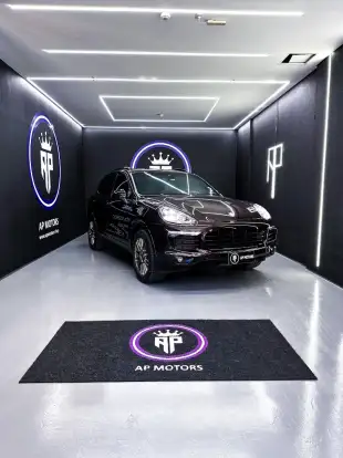 PORSCHE-CAYENNE-2017