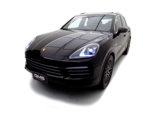 PORSCHE-CAYENNE-2021