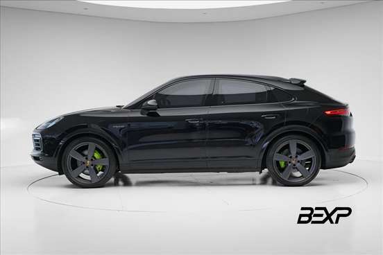 PORSCHE-CAYENNE-2022