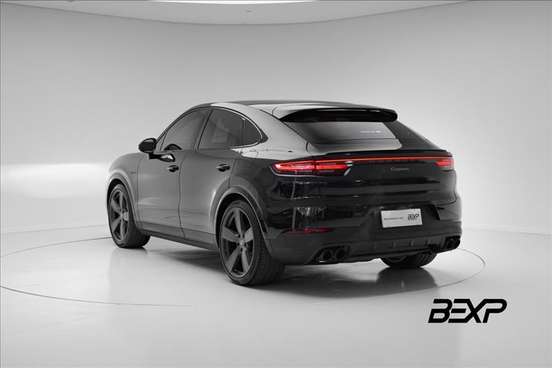 PORSCHE-CAYENNE-2022