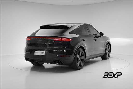PORSCHE-CAYENNE-2022