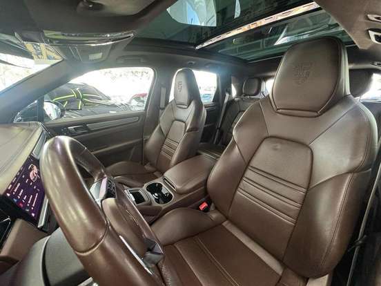 PORSCHE-CAYENNE-2023