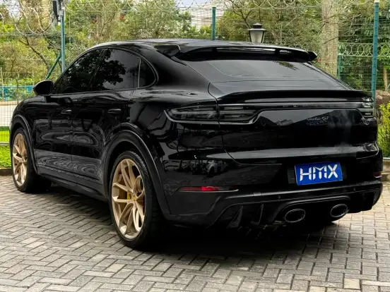 PORSCHE-CAYENNE-2022