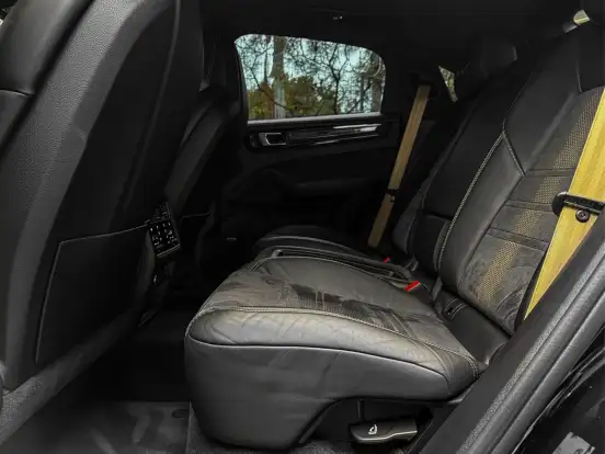 PORSCHE-CAYENNE-2022