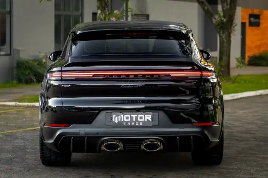PORSCHE-CAYENNE-2023