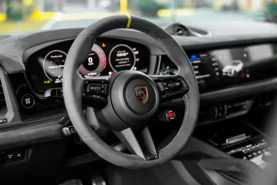 PORSCHE-CAYENNE-2023