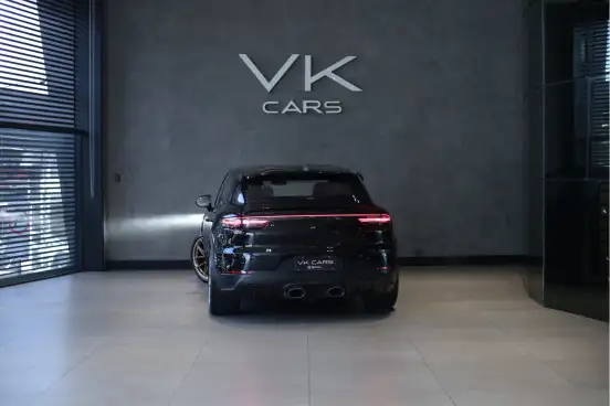 PORSCHE-CAYENNE-2022