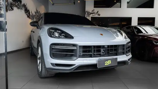 PORSCHE-CAYENNE-2022