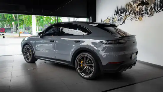 PORSCHE-CAYENNE-2022