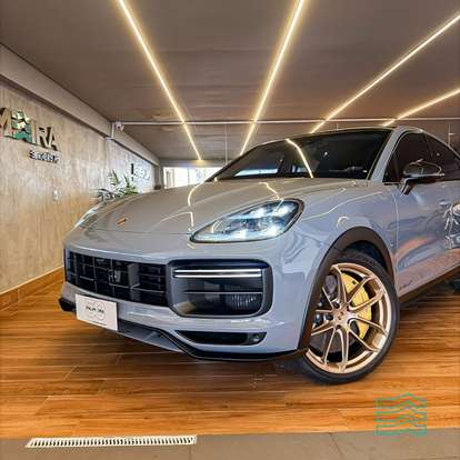 PORSCHE-CAYENNE-2022