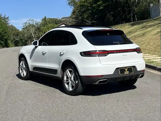 PORSCHE-MACAN-2021