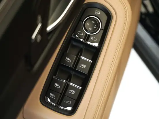 PORSCHE-MACAN-2.0 16V GASOLINA 4P AUTOMÁTICO PORSCHE-MACAN-2019