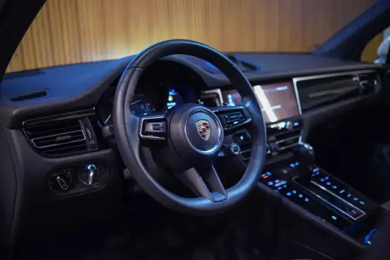 PORSCHE-MACAN-2024