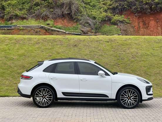 PORSCHE-MACAN-2022