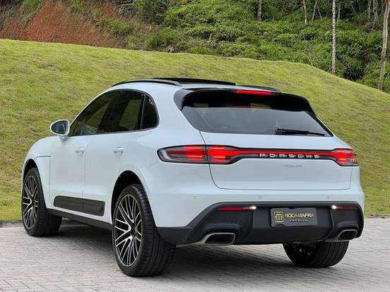 PORSCHE-MACAN-2022