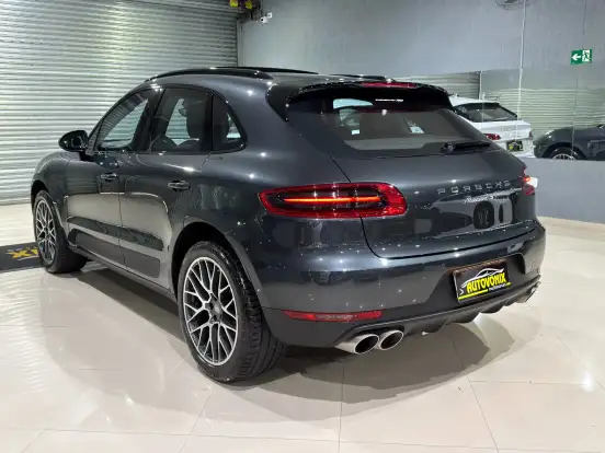 PORSCHE-MACAN-2016