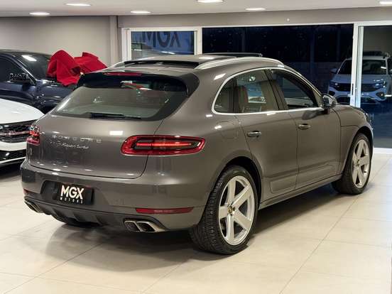 PORSCHE-MACAN-2017