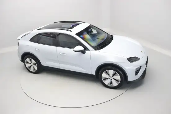 PORSCHE-MACAN-2025