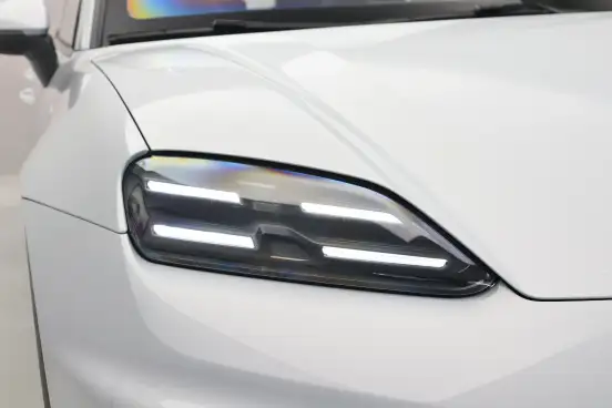 PORSCHE-MACAN-2025