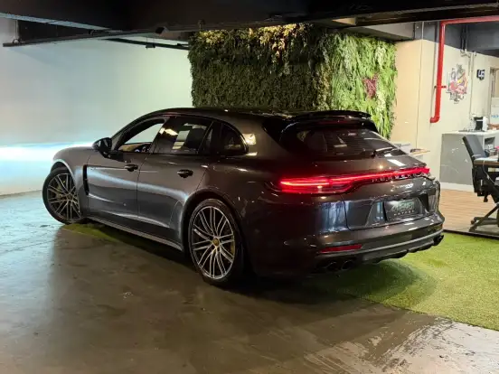 PORSCHE-PANAMERA-2023