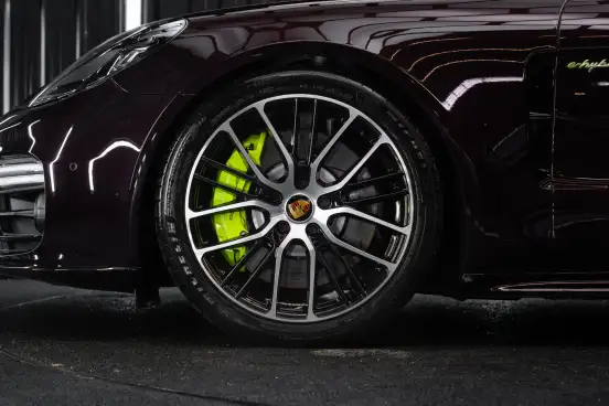 PORSCHE-PANAMERA-2023