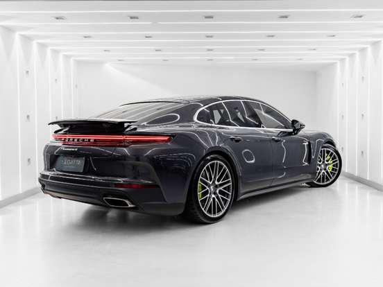 PORSCHE-PANAMERA-2024