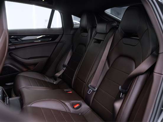 PORSCHE-PANAMERA-2024